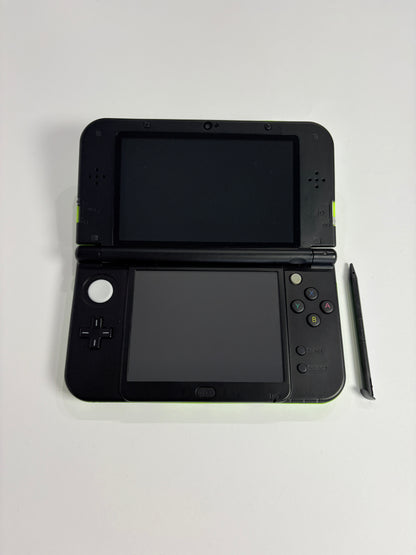 NEW Nintendo 3DS XL - Lime Green