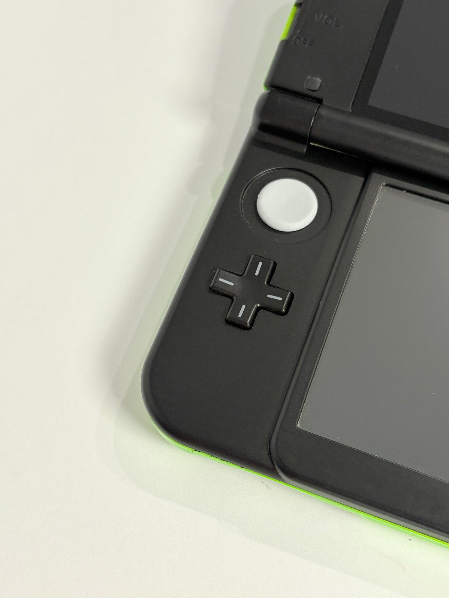 NEW Nintendo 3DS XL - Lime Green