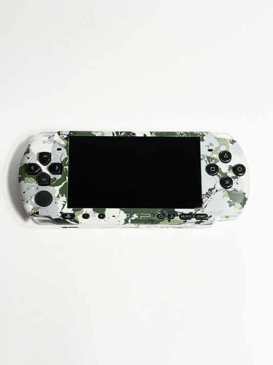 PSP 3000 - Metal Gear Solid Peace Walker - IPS - Custom-made shell