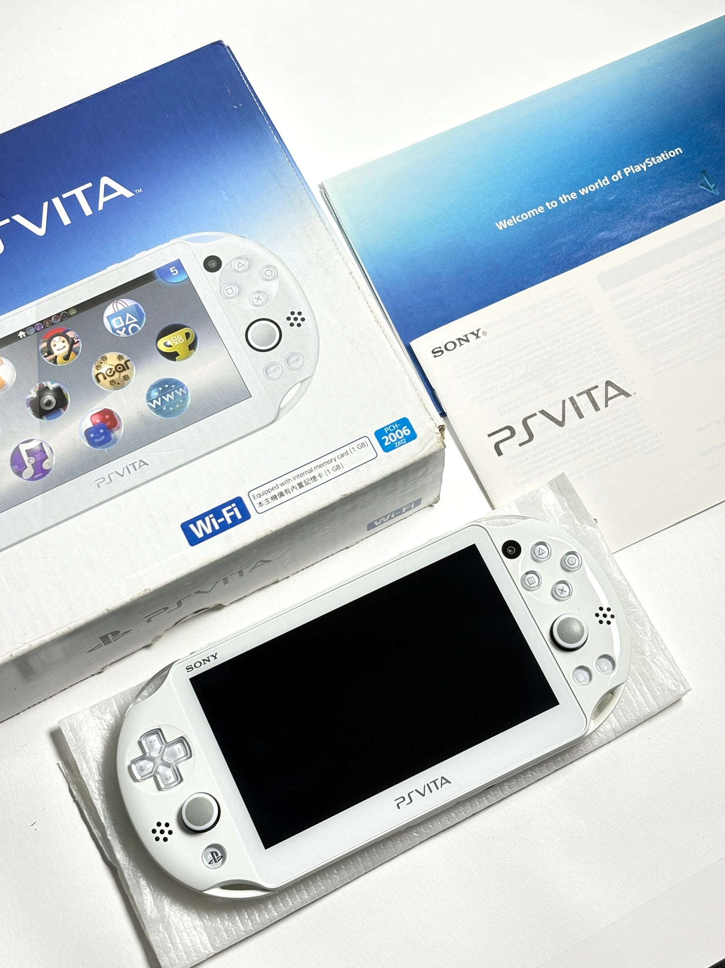 Ps Vita 2000 - White w Original box