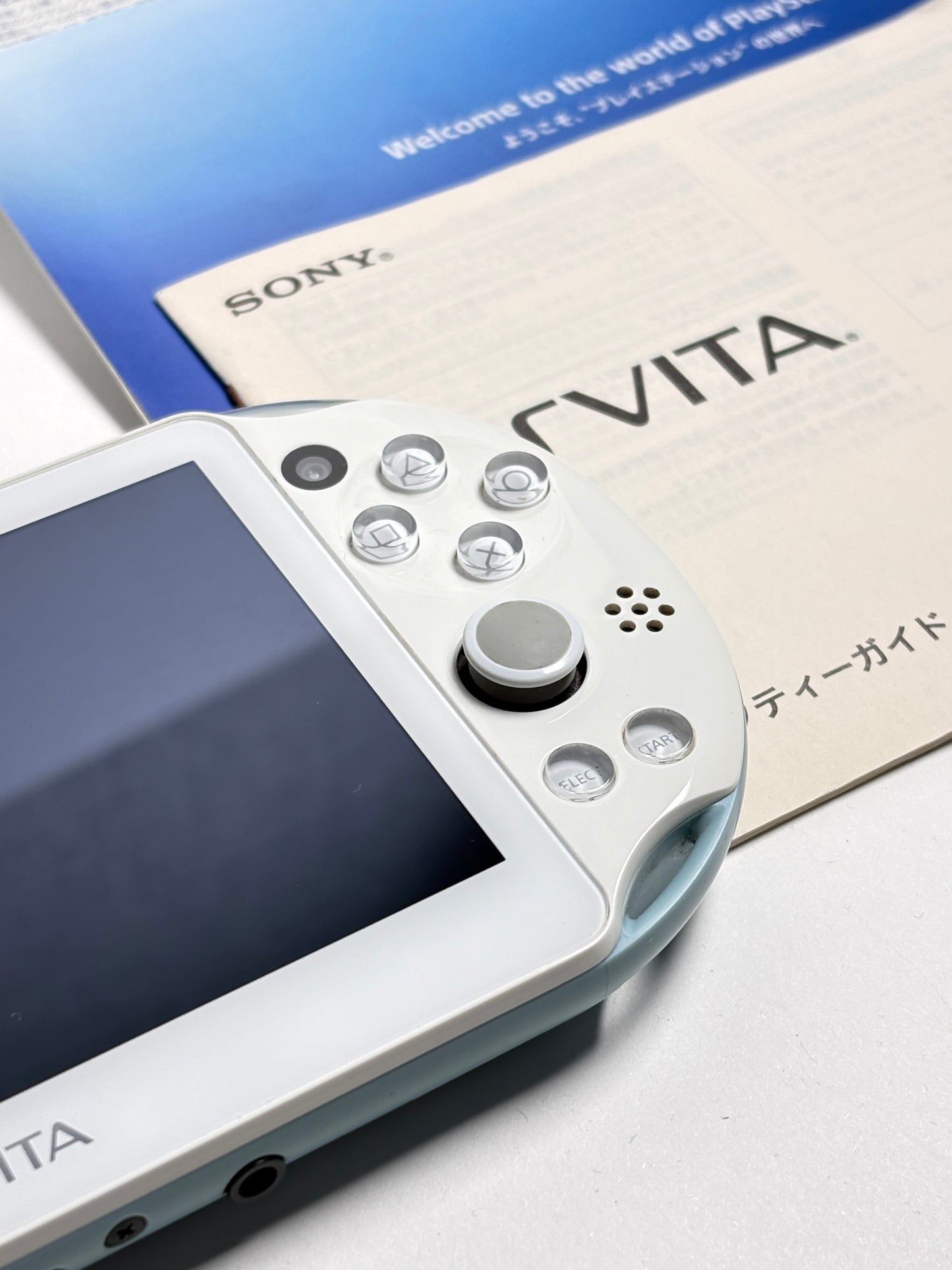 Ps Vita 2000 - Light Blue w Original box