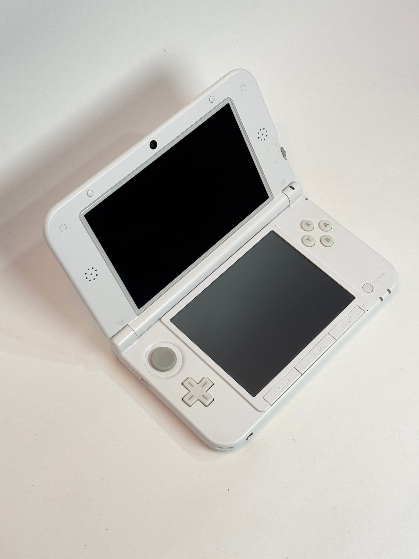 Nintendo 3DS XL - White