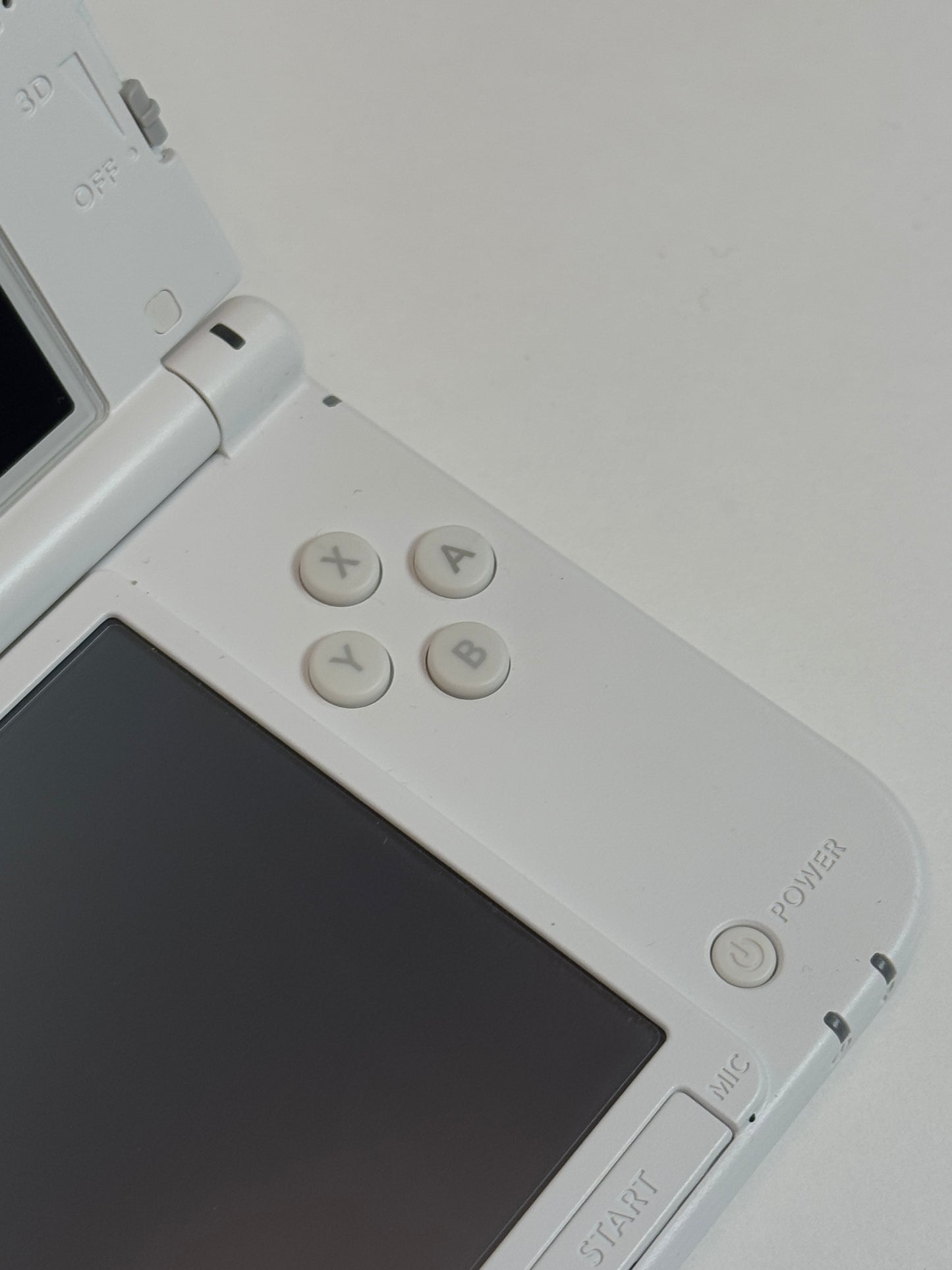Nintendo 3DS XL - White