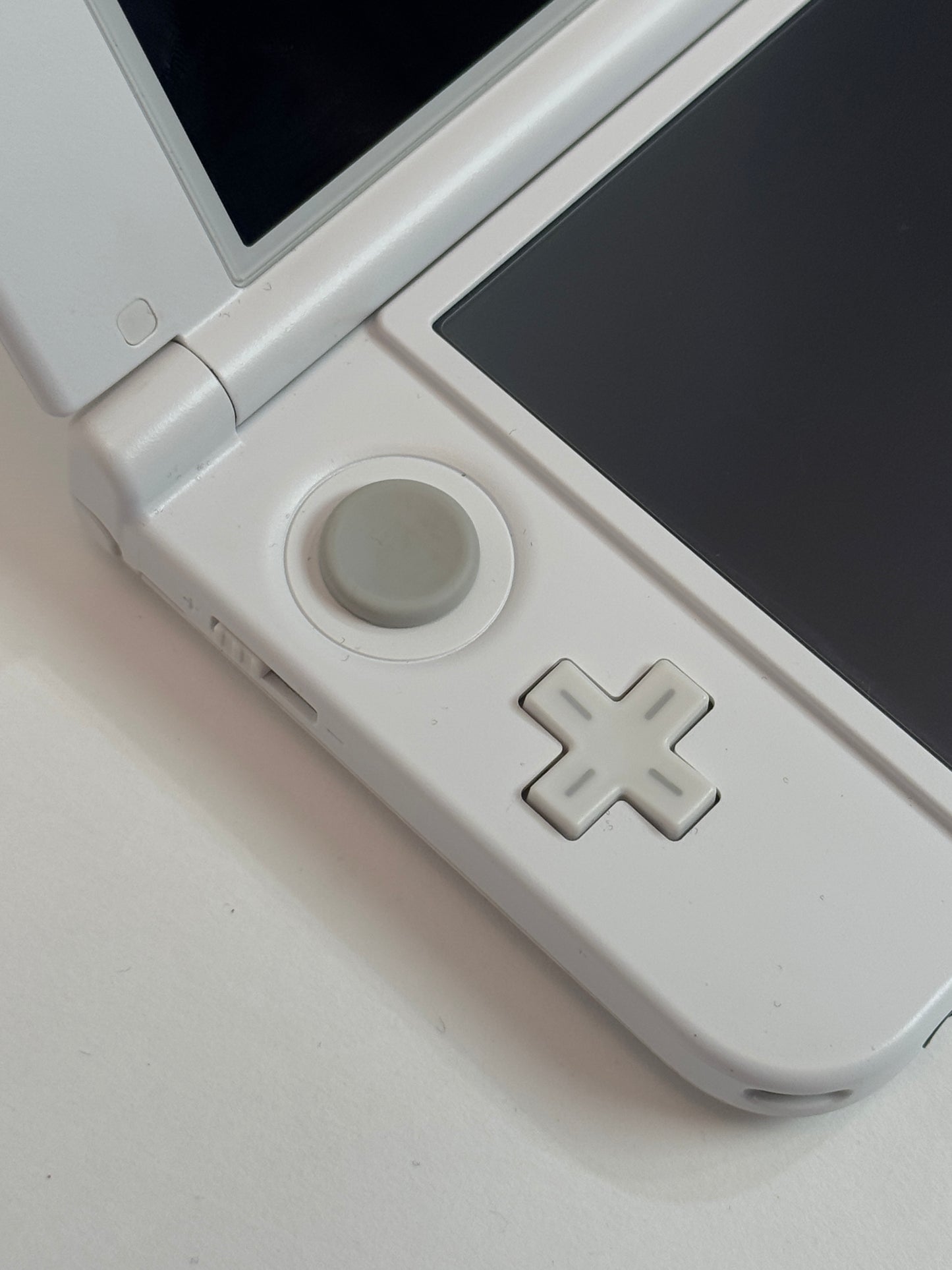 Nintendo 3DS XL - White