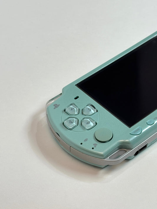 PSP 2000 - Mint Green