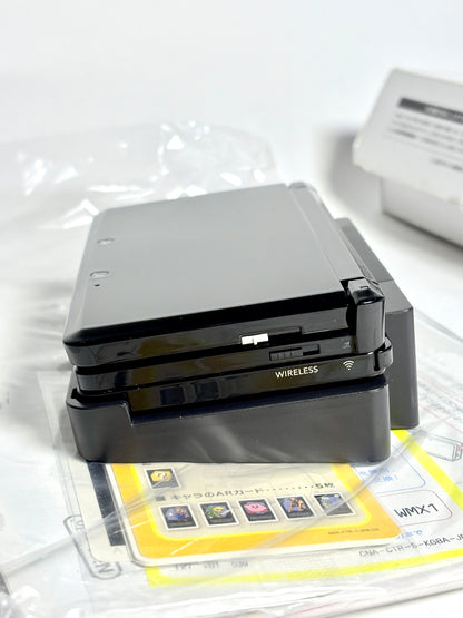 Nintendo 3DS - Black w original box and accessories