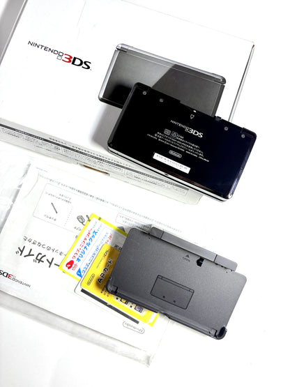 Nintendo 3DS - Black w original box and accessories
