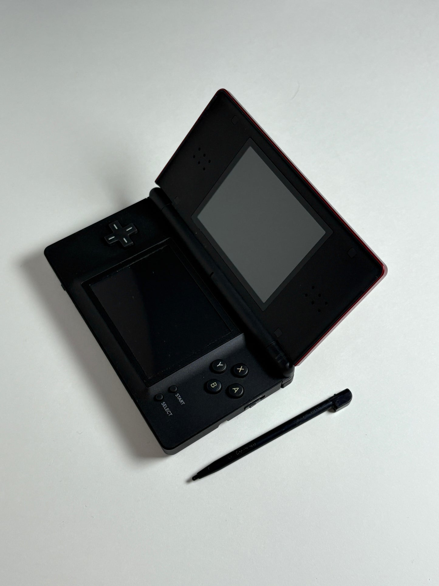 Nintendo DS Lite - Crimson Red