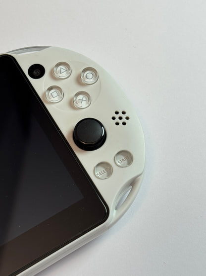 PS VITA 2000 - Glacier White with Original box