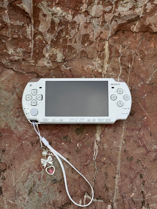 PSP 2000 - white