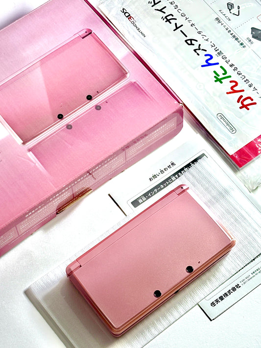 Nintendo 3DS - Pink w original box and accessories