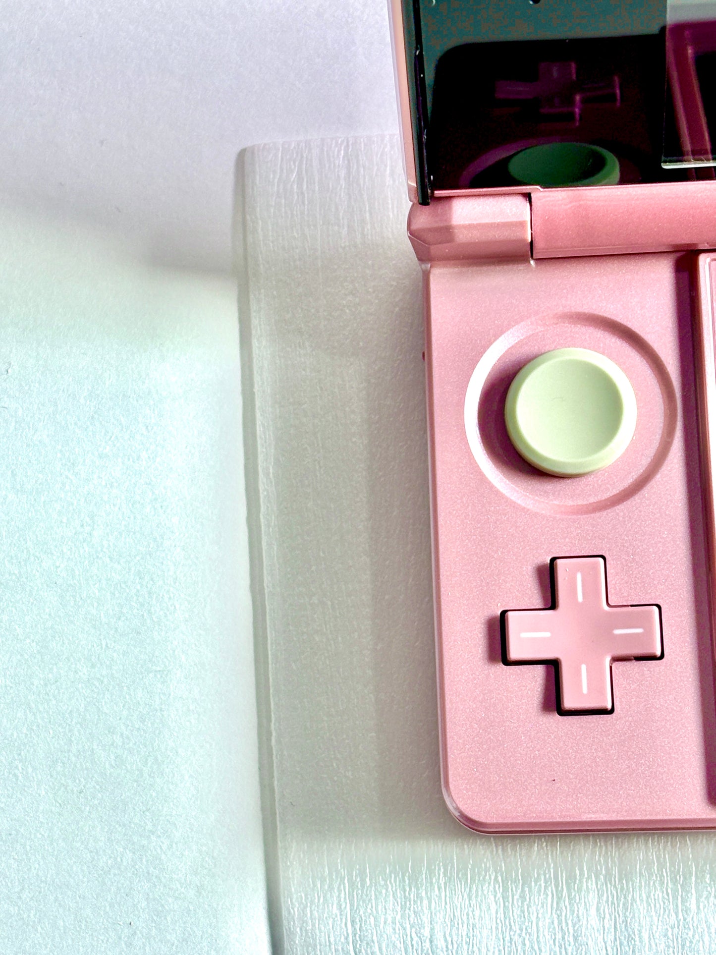 Nintendo 3DS - Pink w original box and accessories