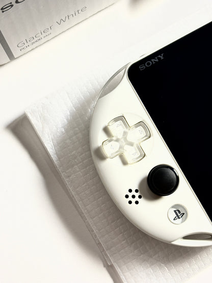 Ps Vita 2000 - Glacier White w Original box and acessories