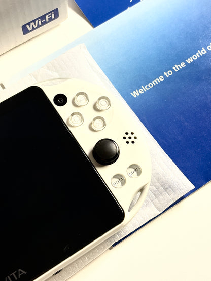 Ps Vita 2000 - Glacier White w Original box and acessories