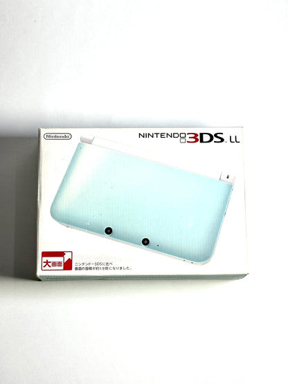 Nintendo 3DS LL - Mint and White w original box and acessories