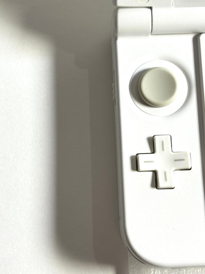 Nintendo 3DS LL - White w original box and acessories