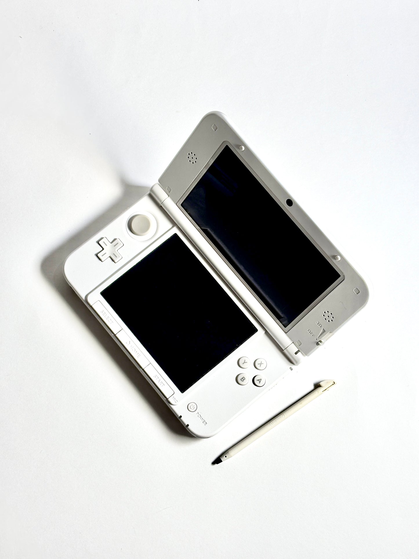 Nintendo 3DS LL - White