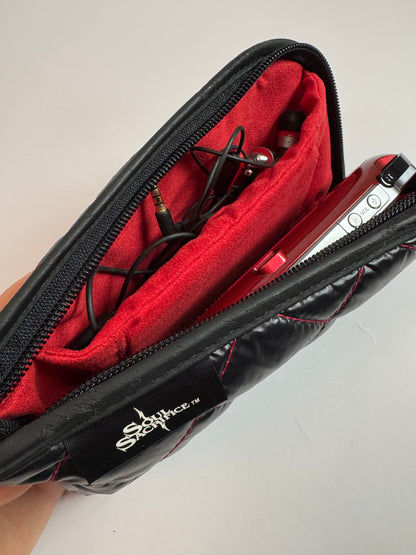 Ps Vita 1000 - Soul Sacrifice edition w original pouch and earbuds