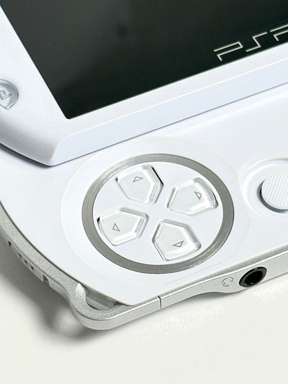 PSP Go - Pearl White