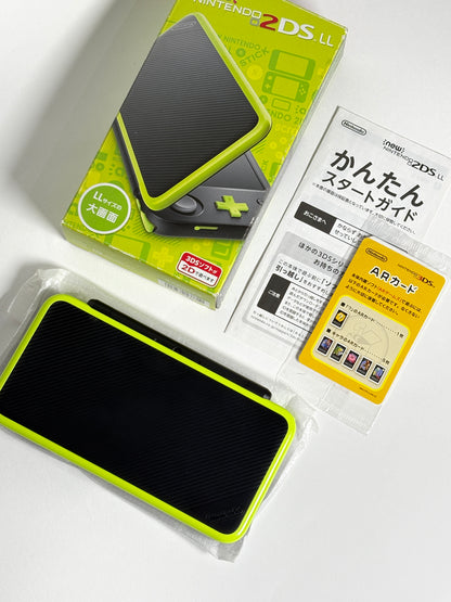 Nintendo 2DS LL - Black and Green