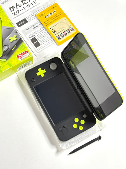 New Nintendo 2DS LL - Black and Green