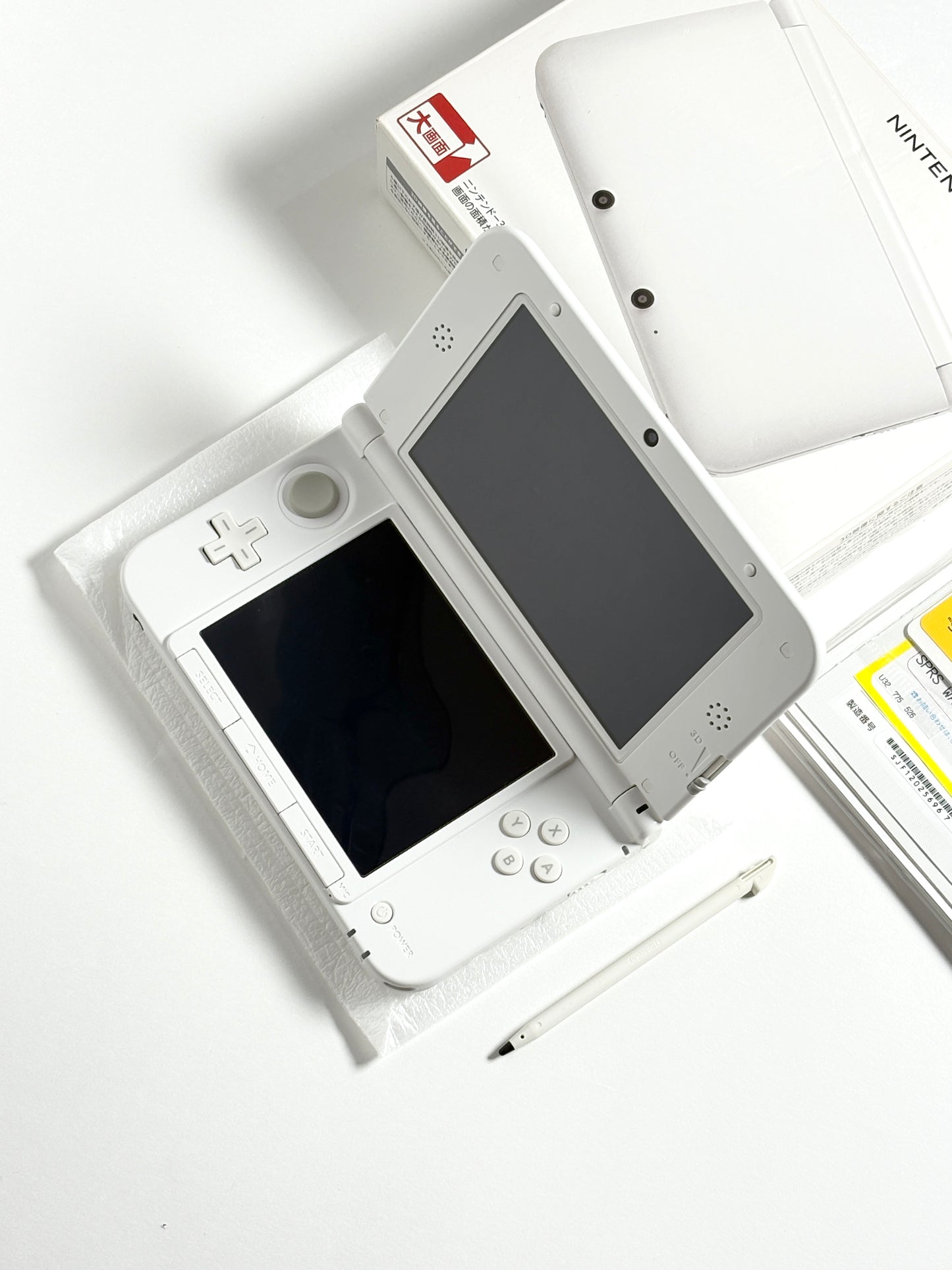 Nintendo 3DS LL - White w original box and acessories