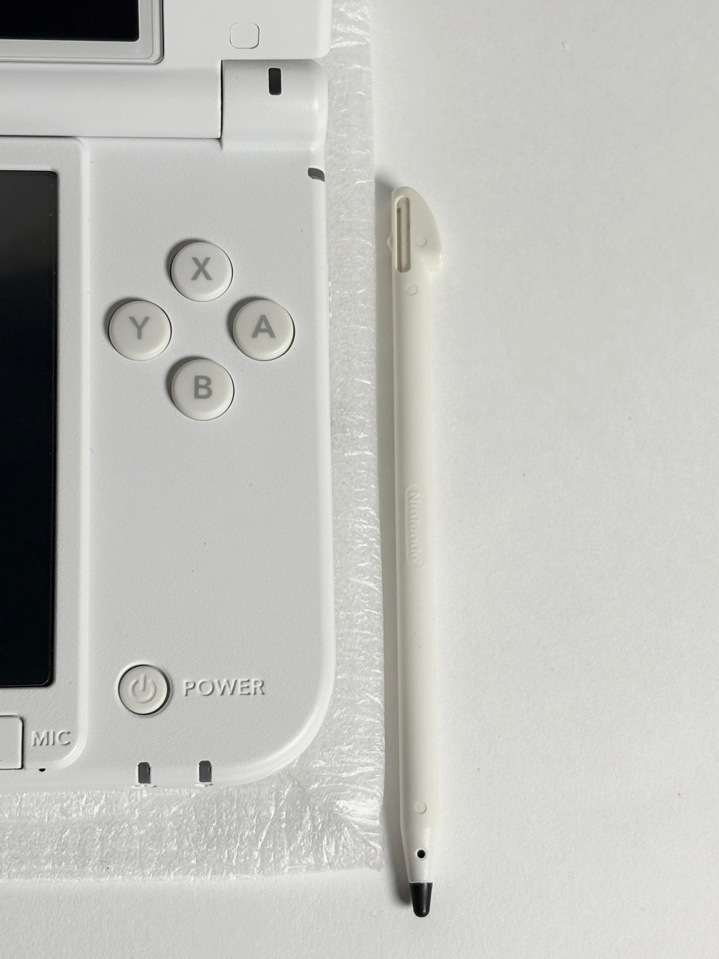 Nintendo 3DS LL - White w original box and acessories
