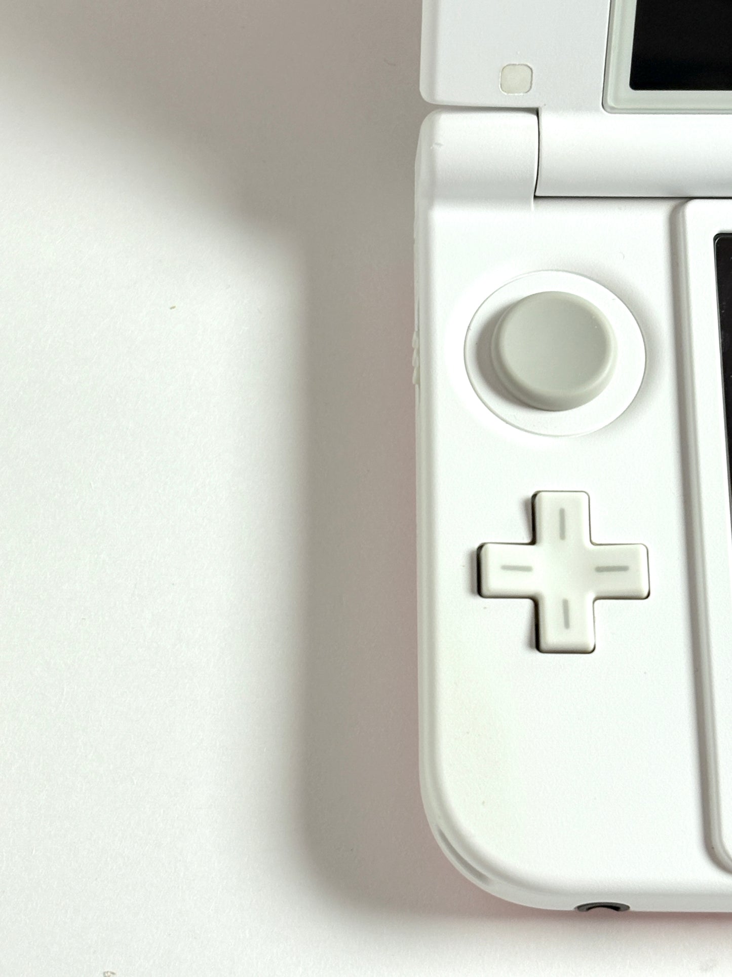 Nintendo 3DS LL - Pink and white