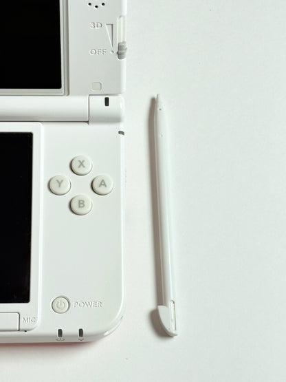 Nintendo 3DS LL - Pink and white