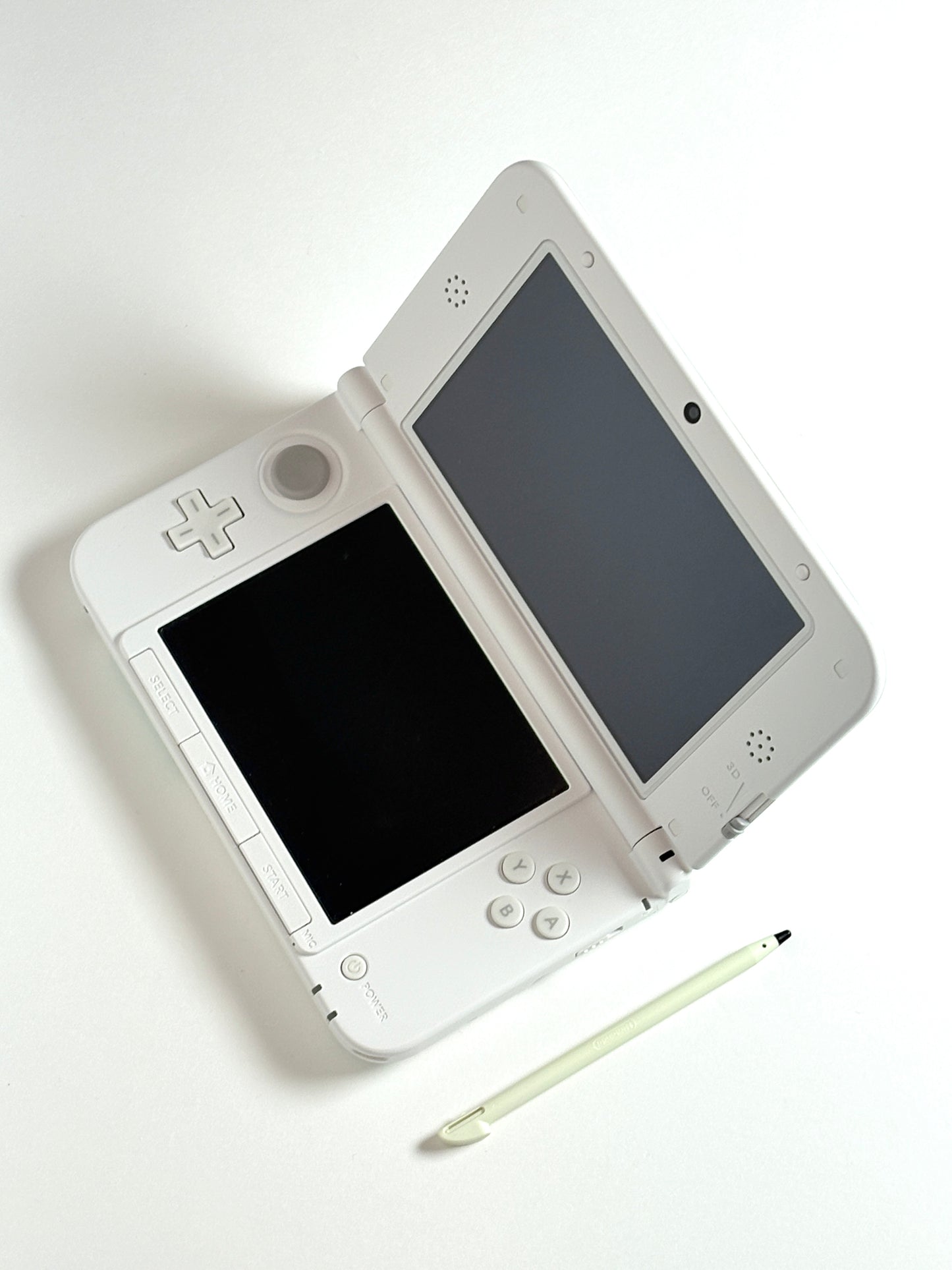 Nintendo 3DS LL - Tomodachi Collection limited edition