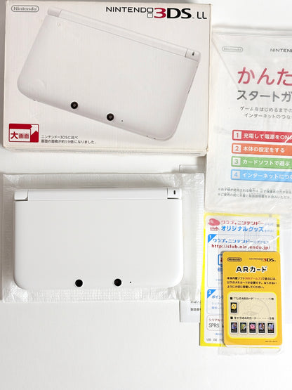 Nintendo 3DS LL - White w original box and acessories