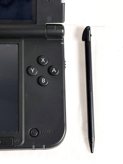 Nintendo 3DS LL - Red w original box and acessories