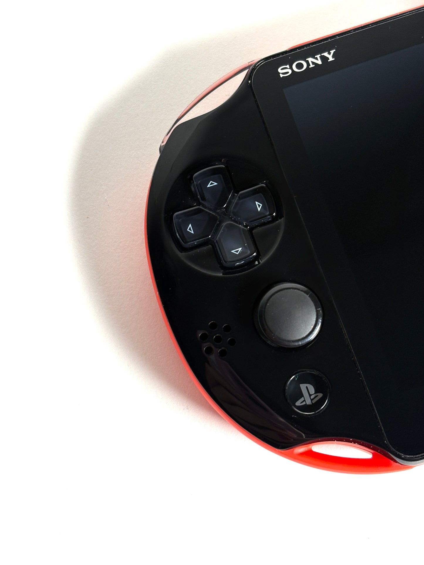 Ps Vita 2000 - Red and Black
