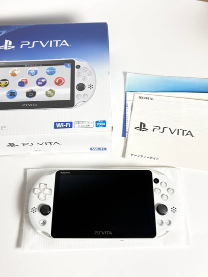 Ps Vita 2000 - Glacier White - w original box and accessories