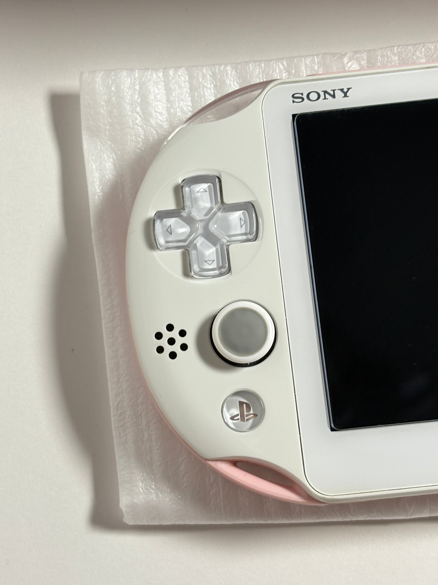 Ps Vita 2000 - Pink and White w original box