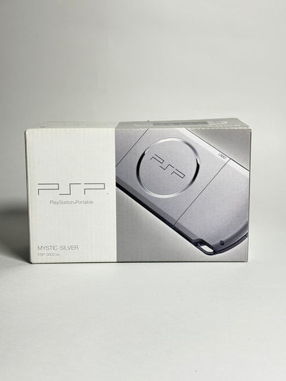 PSP 3000 - Silver w original box and acessories