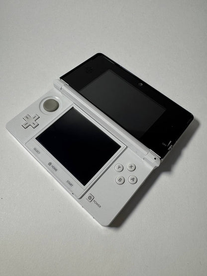 Nintendo 3DS - White